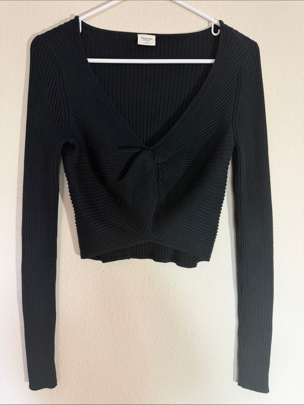 Abercrombie Fitch Black Twist Front Ribbed V Neck Long Sleeve Top - Picture 3 of 7